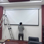 Màn Chiếu Điện 150 Inch DaliteApollo PW150ES Hàng Mới Chính Hãng Full VAT Điều Khiển Tự Động